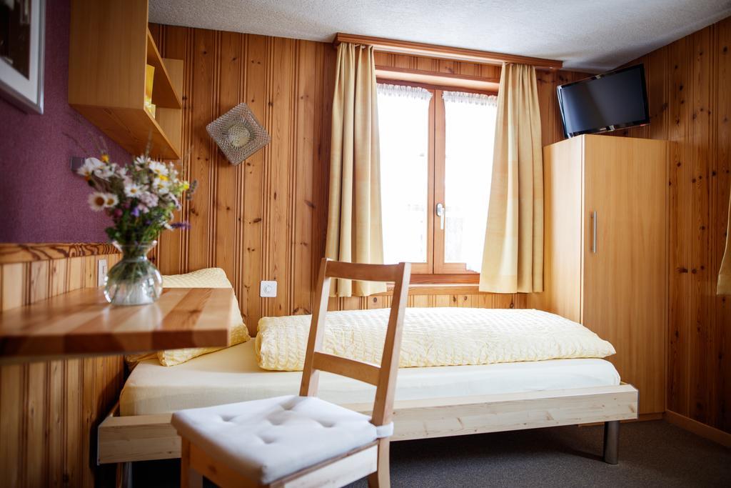 Hotel Nufenen Ulrichen Bagian luar foto