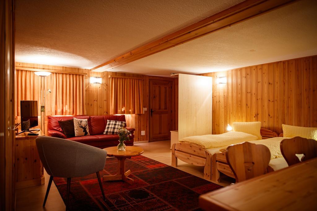 Hotel Nufenen Ulrichen Bagian luar foto
