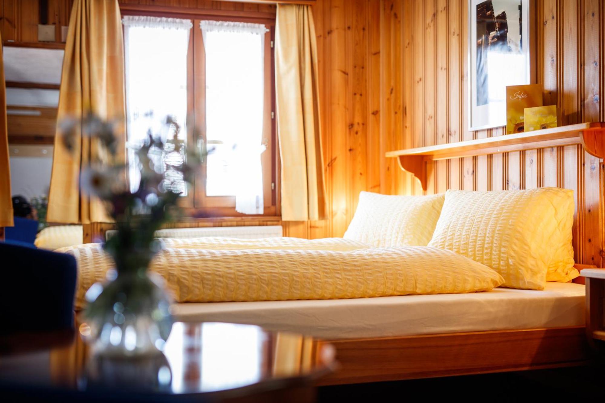 Hotel Nufenen Ulrichen Bagian luar foto