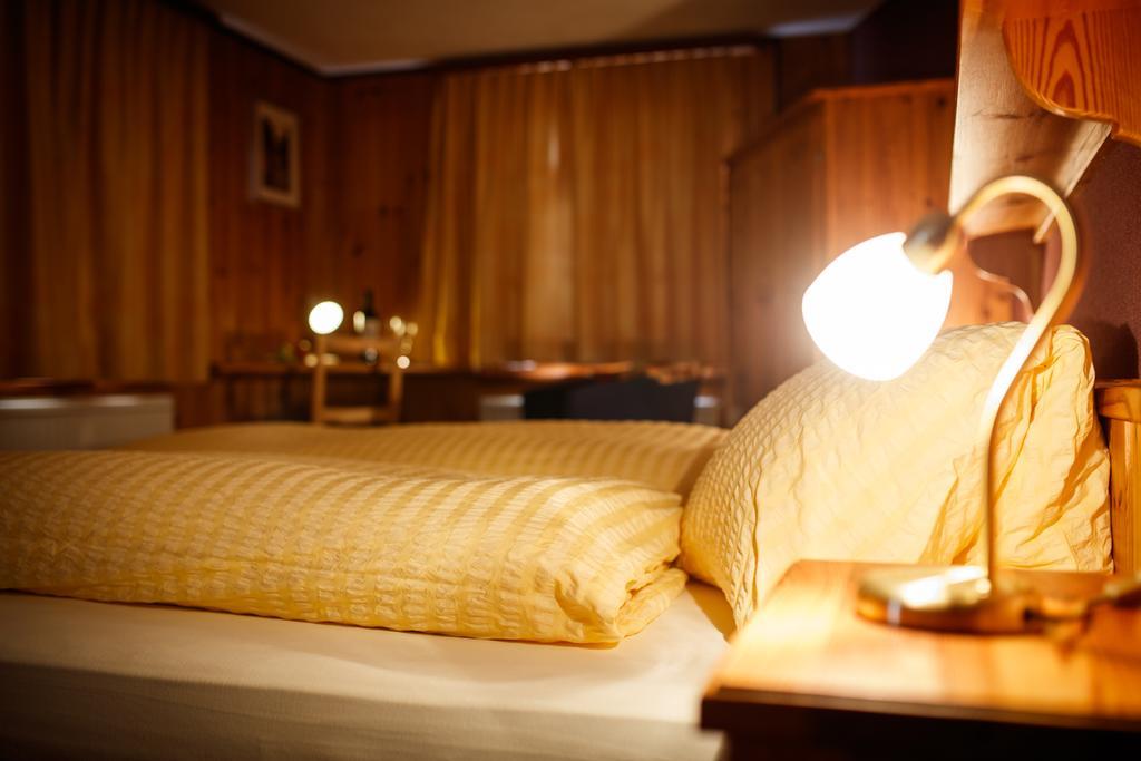 Hotel Nufenen Ulrichen Bagian luar foto